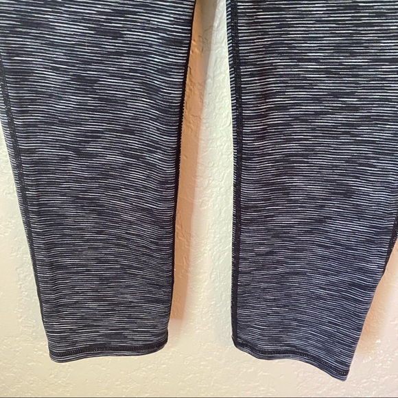 Athleta Energy Chaturanga Capri Gray Leggings S - Picture 5 of 11